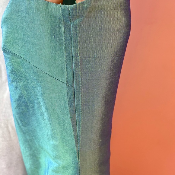 Vintage Iridescent light blue sleeveless keyhole qipao with back slit - Picture 7 of 11